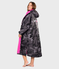 Dryrobe Advance Long Sleeve - Black Camo/ Pink